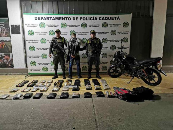 ‘Pillado’ con 42 paquetes de marihuana 1